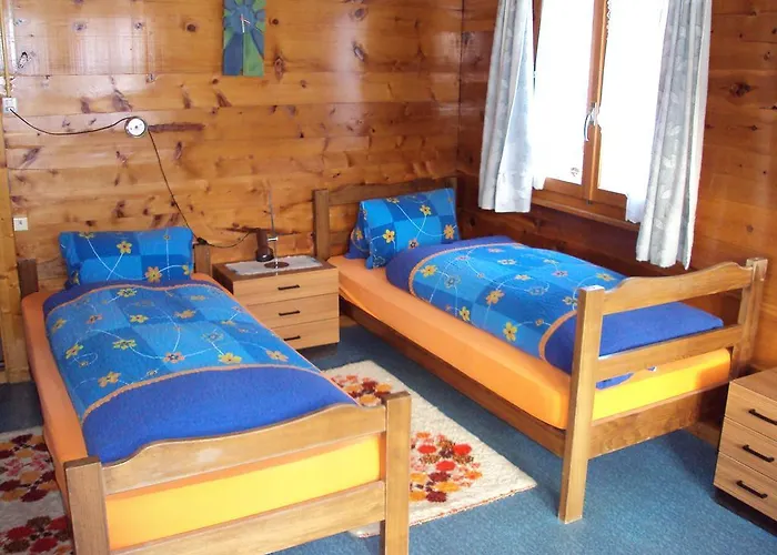 Heideroesli 1st Floor And Attic Daire *